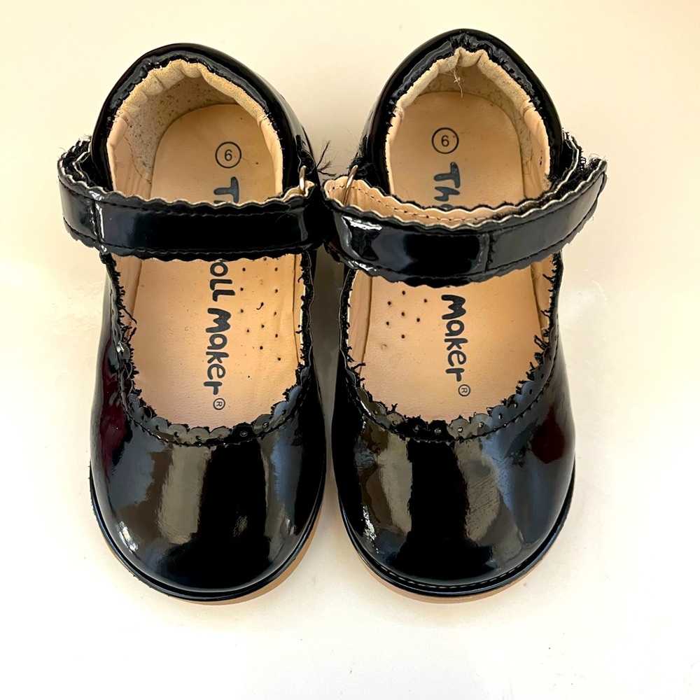 The Doll Maker toddler size 6 Velcrow fancy shoe